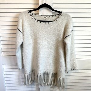 Sweater with Fringe white & black size Medium